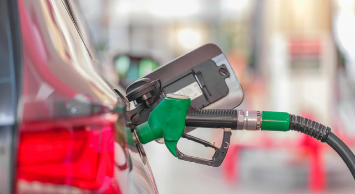 Benzine bu gece yarısı zam gelecek!