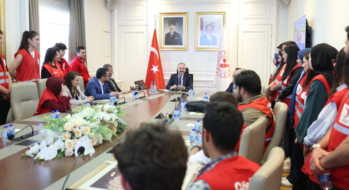 Çanakkale Kızılay’dan, Bülent Turan’a ziyaret