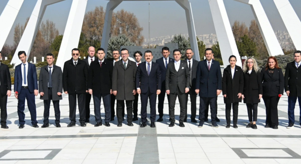 &Ccedil;anakkale Tarihi Alan Başkanlığı heyetinden Ankara &ccedil;ıkarması: Devlet B&uuml;y&uuml;kleri Anıt Mezarlığı&rsquo;nda anma programı ger&ccedil;ekleştirildi