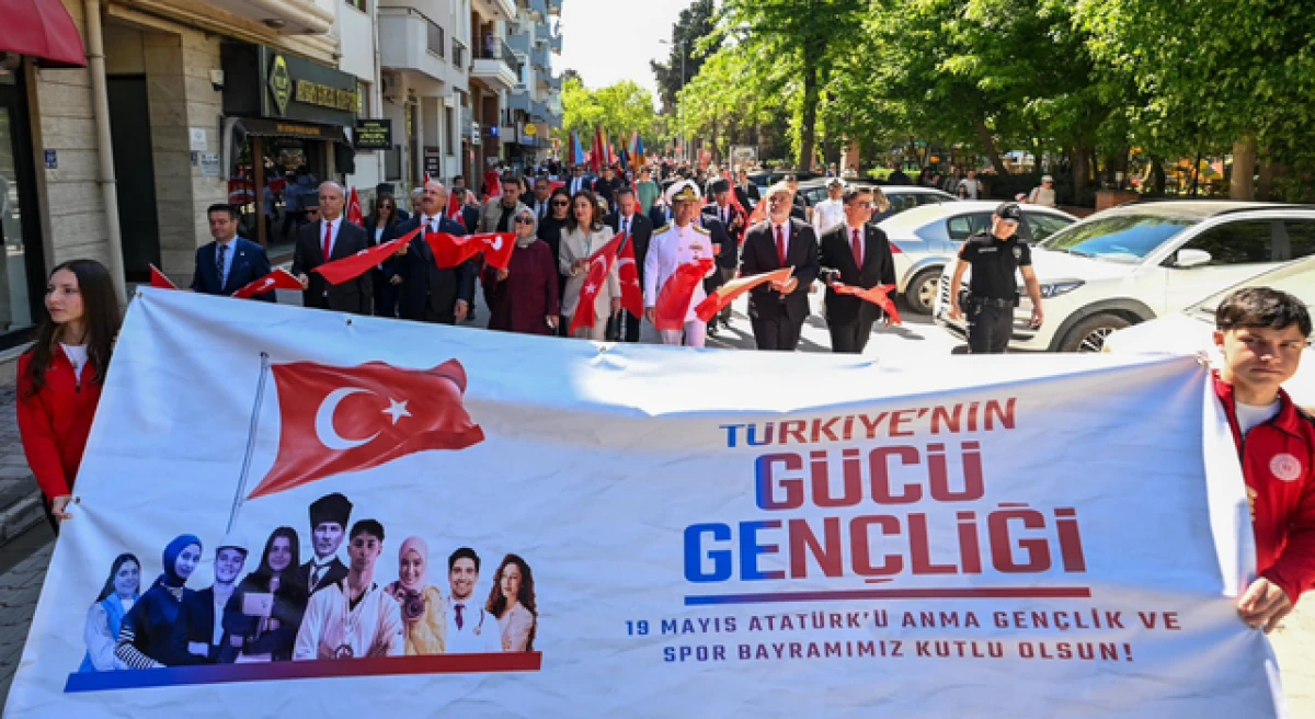&Ccedil;anakkale&rsquo;de 19 Mayıs coşkusu