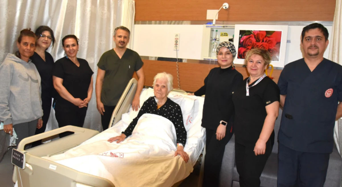 &Ccedil;anakkale&rsquo;de 90 yaşındaki hastaya başarılı bypass ameliyatı