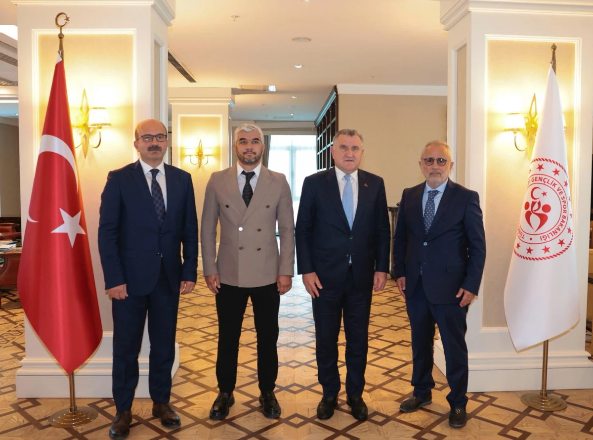 Çanakkale’de amatör futbol kulüplerine yeni spor kompleksi müjdesi