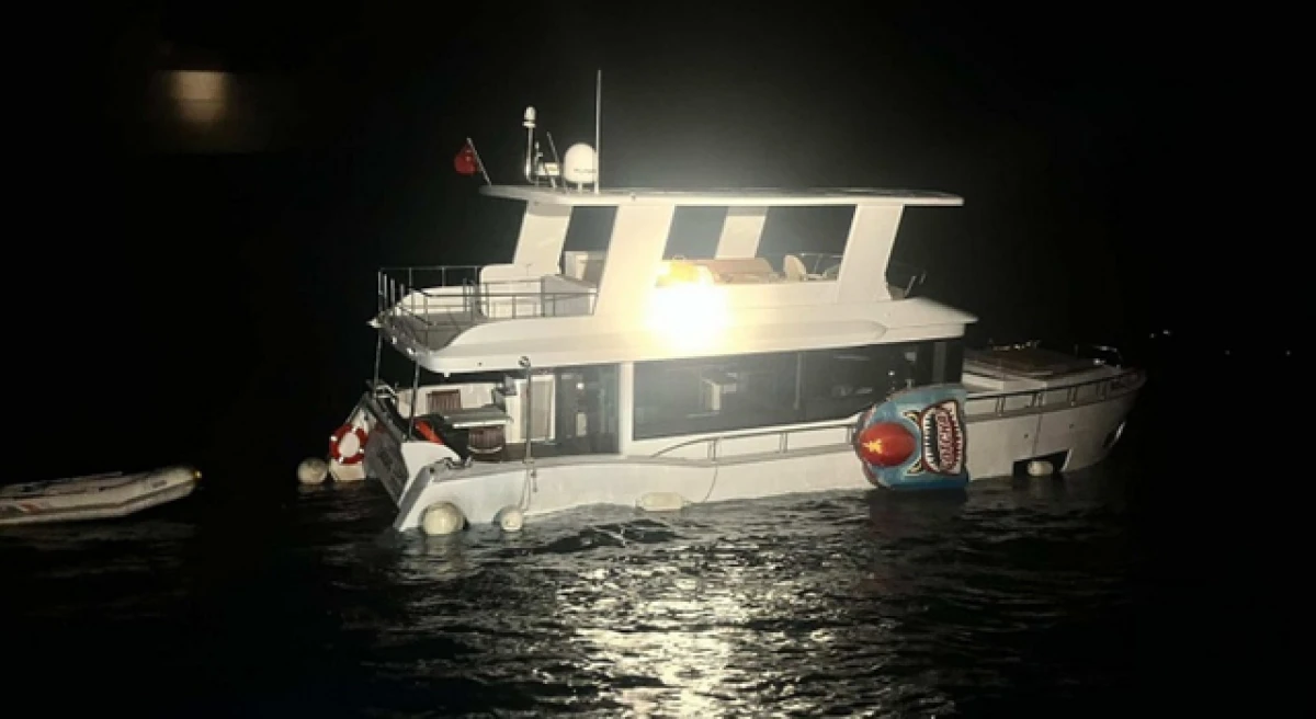 &Ccedil;anakkale&rsquo;de batma tehlikesi ge&ccedil;iren teknedeki 2 kişi kurtarıldı!