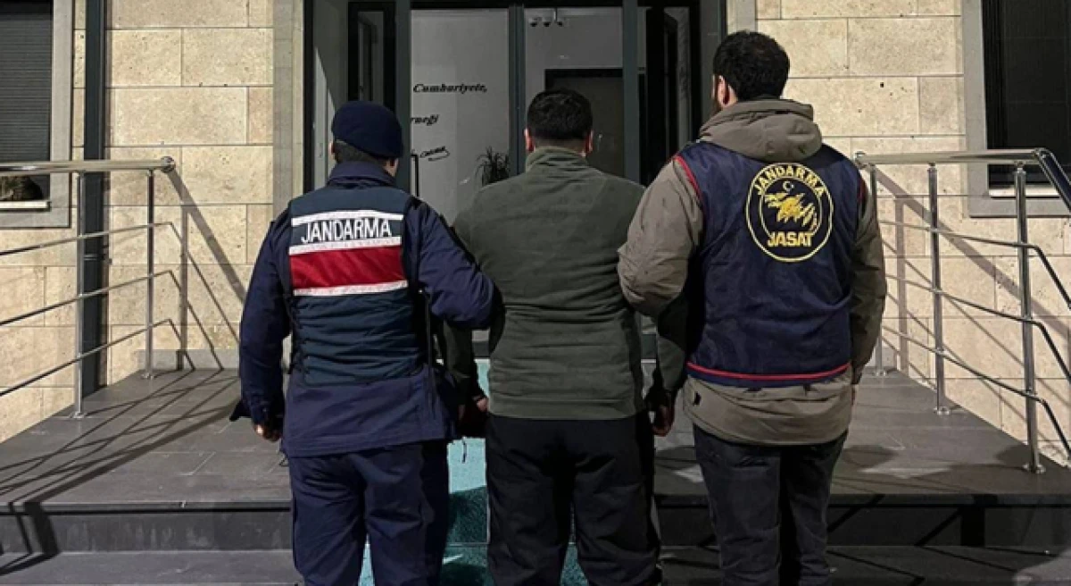 &Ccedil;anakkale&rsquo;de &ccedil;eşitli su&ccedil;lardan aranan 5 ş&uuml;pheli tutuklandı!