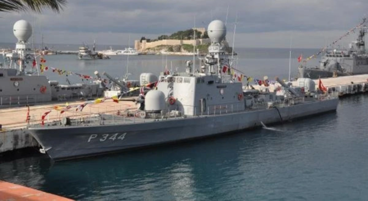Çanakkale'de donanma gemileri ziyarete açılacak