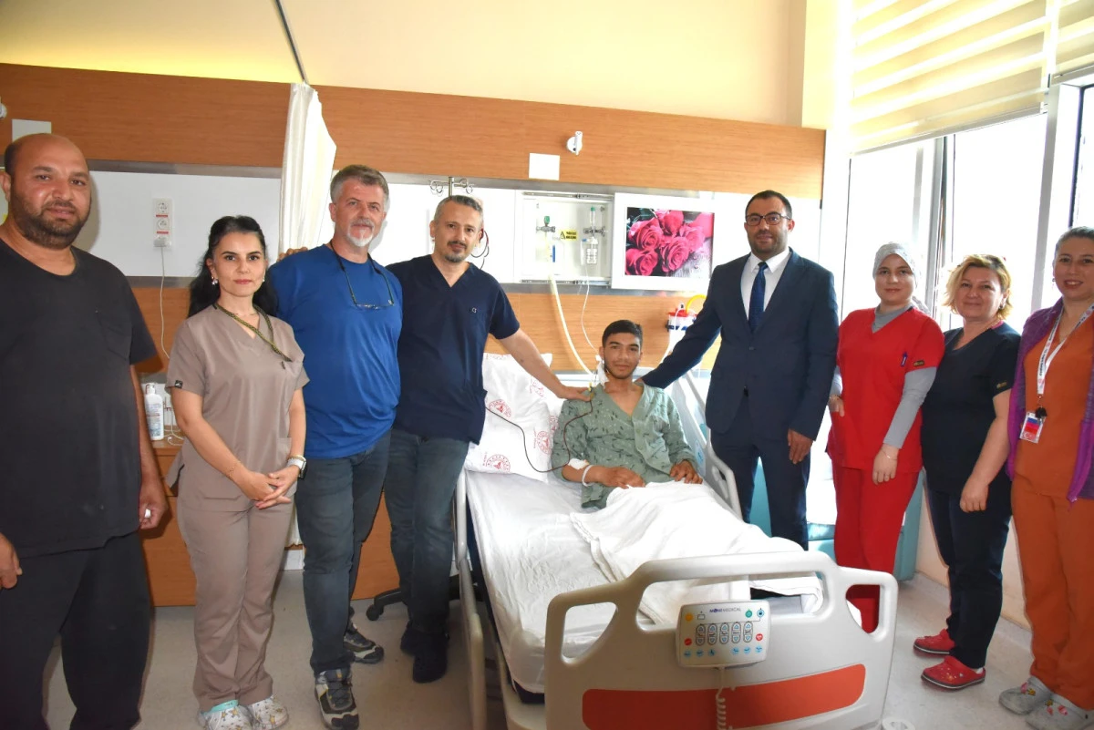 Çanakkale'de ilk kez uygulandı: 15 yaşındaki çocuk hastanın kalbindeki delik kapatıldı