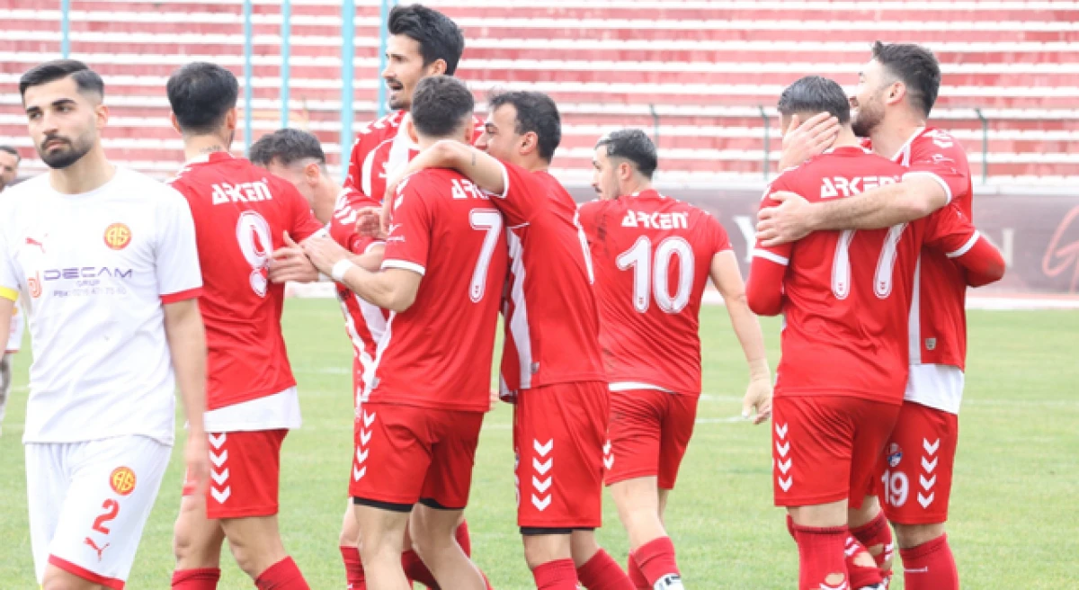 &Ccedil;anakkalespor&rsquo;dan d&ouml;rt d&ouml;rtl&uuml;k galibiyet!