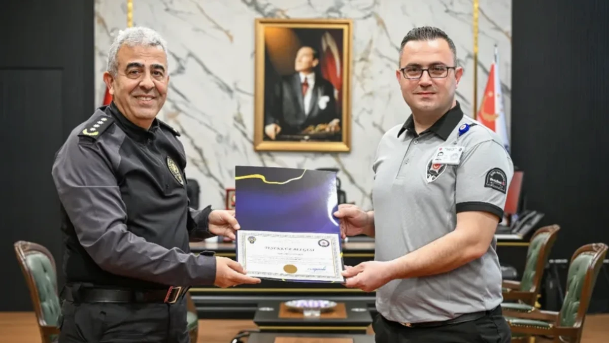 ​&Ccedil;anakkale&rsquo;yi gururlandıran &ouml;zel g&uuml;venlik&ccedil;iye teşekk&uuml;r belgesi