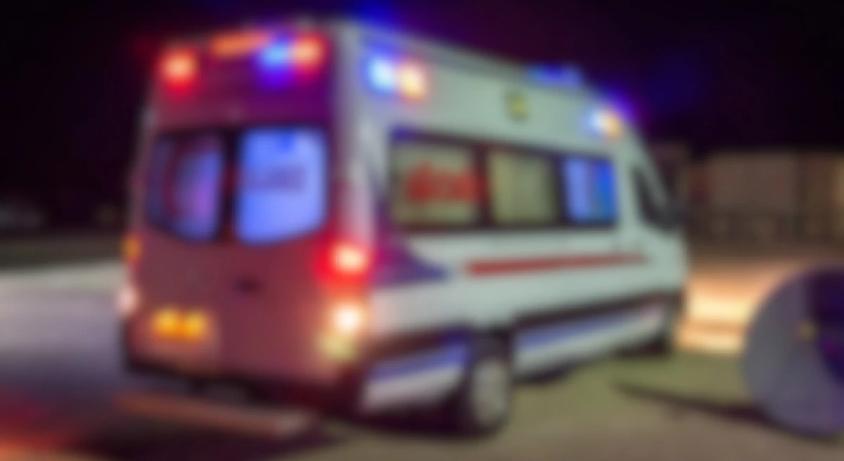 Ezine&rsquo;de 26 &ouml;ğrenci yurtta &ccedil;ıkan yemekten zehirlendi: Adli ve idari soruşturma başlatıldı!