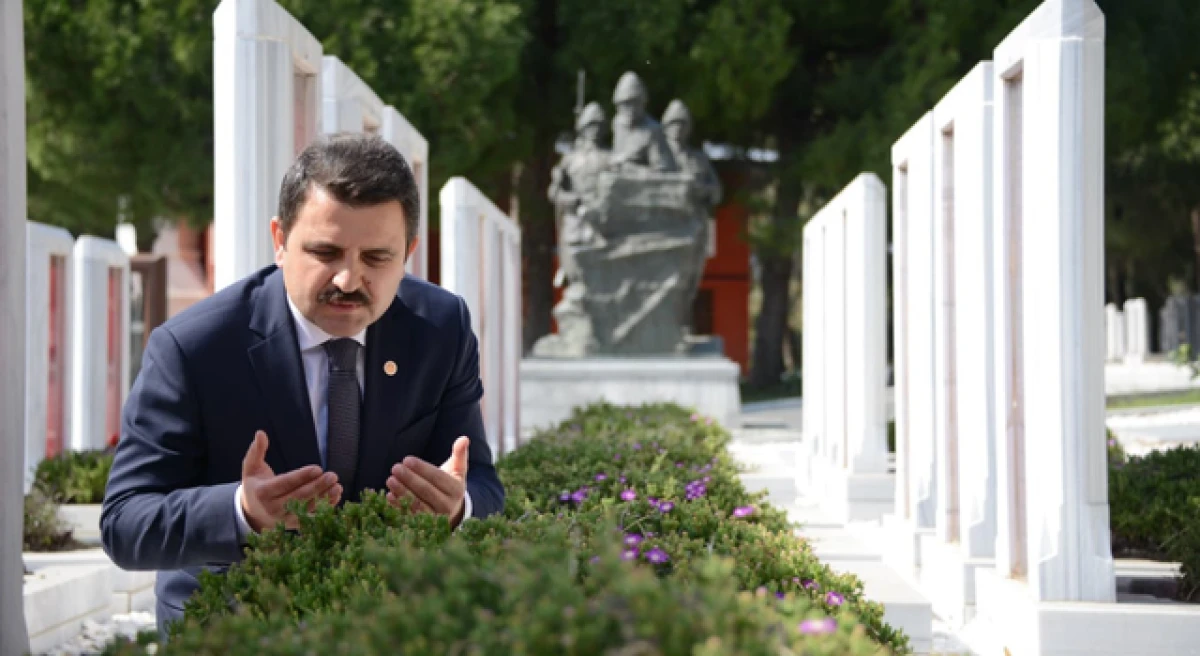 İsmail Kaşdemir: &ldquo;&Ccedil;anakkale ruhu, bu aziz milletin kalbinde ebediyen var olsun&rdquo;