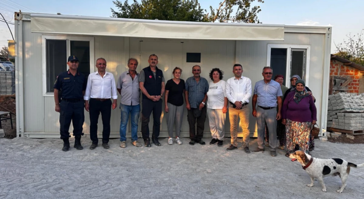 Yangında konutları zarar gören vatandaşlara konteyner desteği