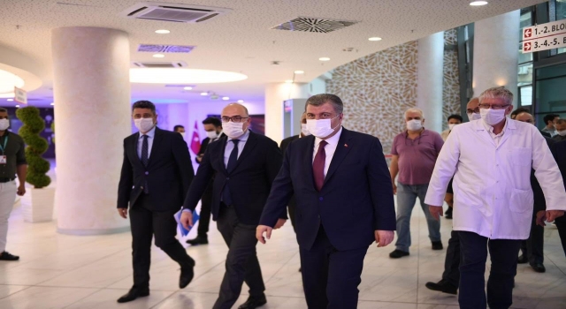 Sağlık Bakanı Fahrettin Koca: "Hedeften uzaklaşıyoruz!"