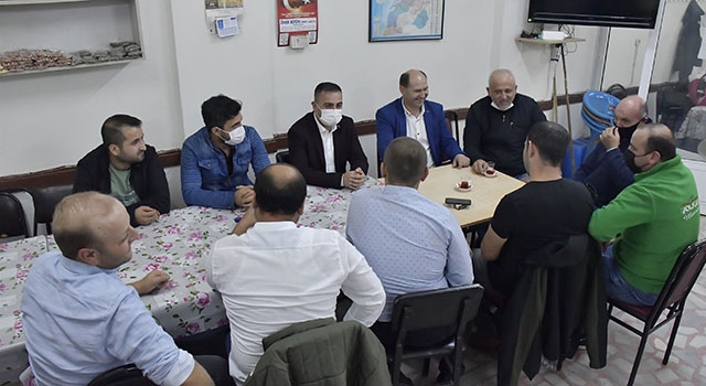 Başkan Erdoğan, esnaf ve vatandaşlarla çay sohbetinde