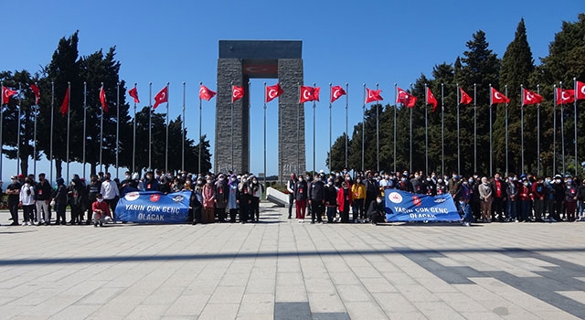 8 farklı ilden geldiler: 160 öğrenciden Çanakkale’de şehitlik ziyareti