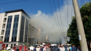 Emniyet Müdürlüğü binasındaki yangın güçlükle söndürüldü