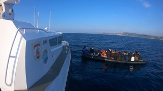 Ayvacık açıklarında 35 düzensiz göçmen kurtarıldı
