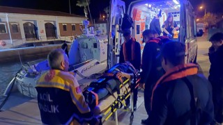 Bozcaada’da yaralı vatandaşı Sahil Güvenlik tahliye etti