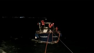 Çanakkale’de sürüklenen tekne kurtarıldı