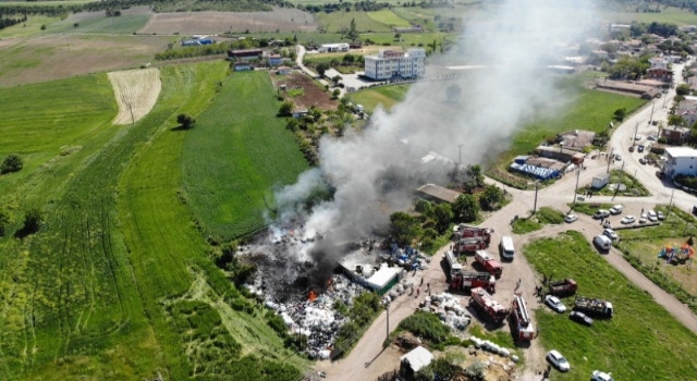Çanakkale'de korkutan yangın: Atıkların bulunduğu tesis alevlere teslim oldu!