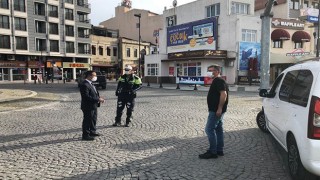 Vali Aktaş’tan polis uygulama noktasında sokağa çıkma kısıtlaması denetimi