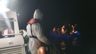Çanakkale açıklarında 61 kaçak göçmen kurtarıldı