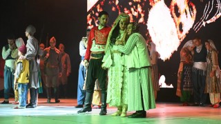 Çanakkale’de “Zafere Doğru Cumhuriyet Doğuyor” gösterisi sahnelendi